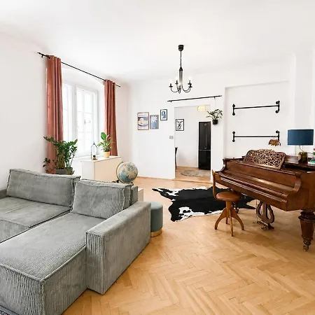 Διαμέρισμα Historic Old Flat Steps From Charles Bridge *